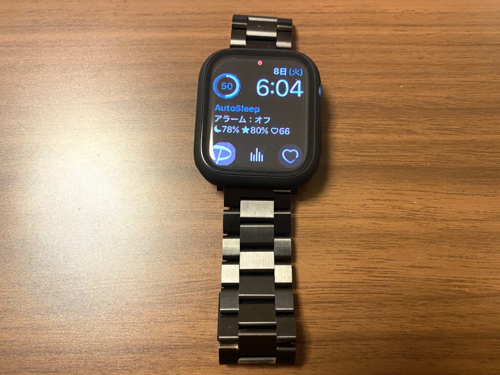 ステンレス製時計ベルトをつけたApple Watch